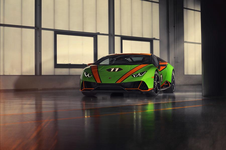  Lamborghini Huracan EVO GT Celebration 2019 года  (фото 1 из 13)